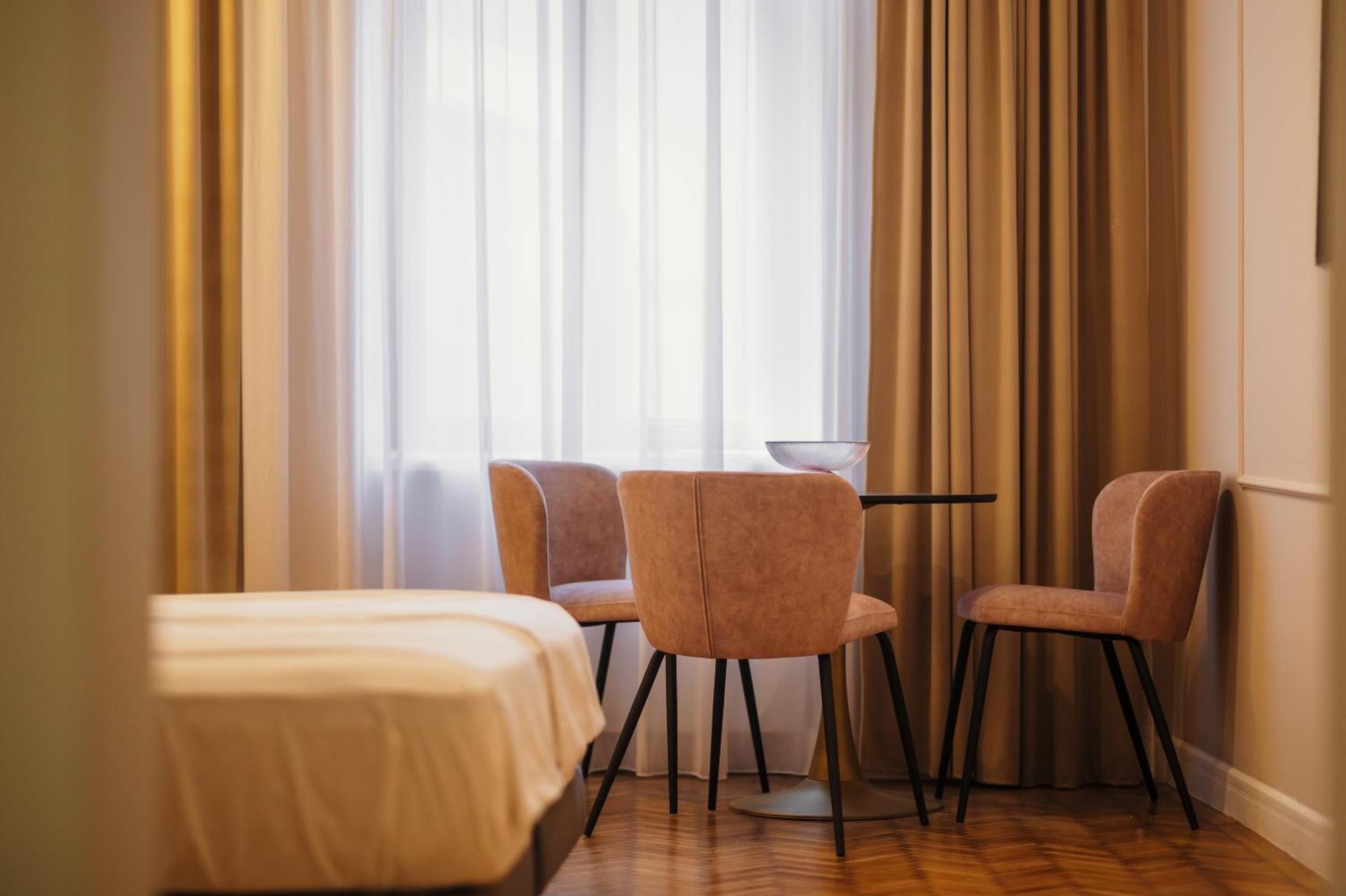 Bloom Downtown Suites 克卢日-纳波卡 外观 照片