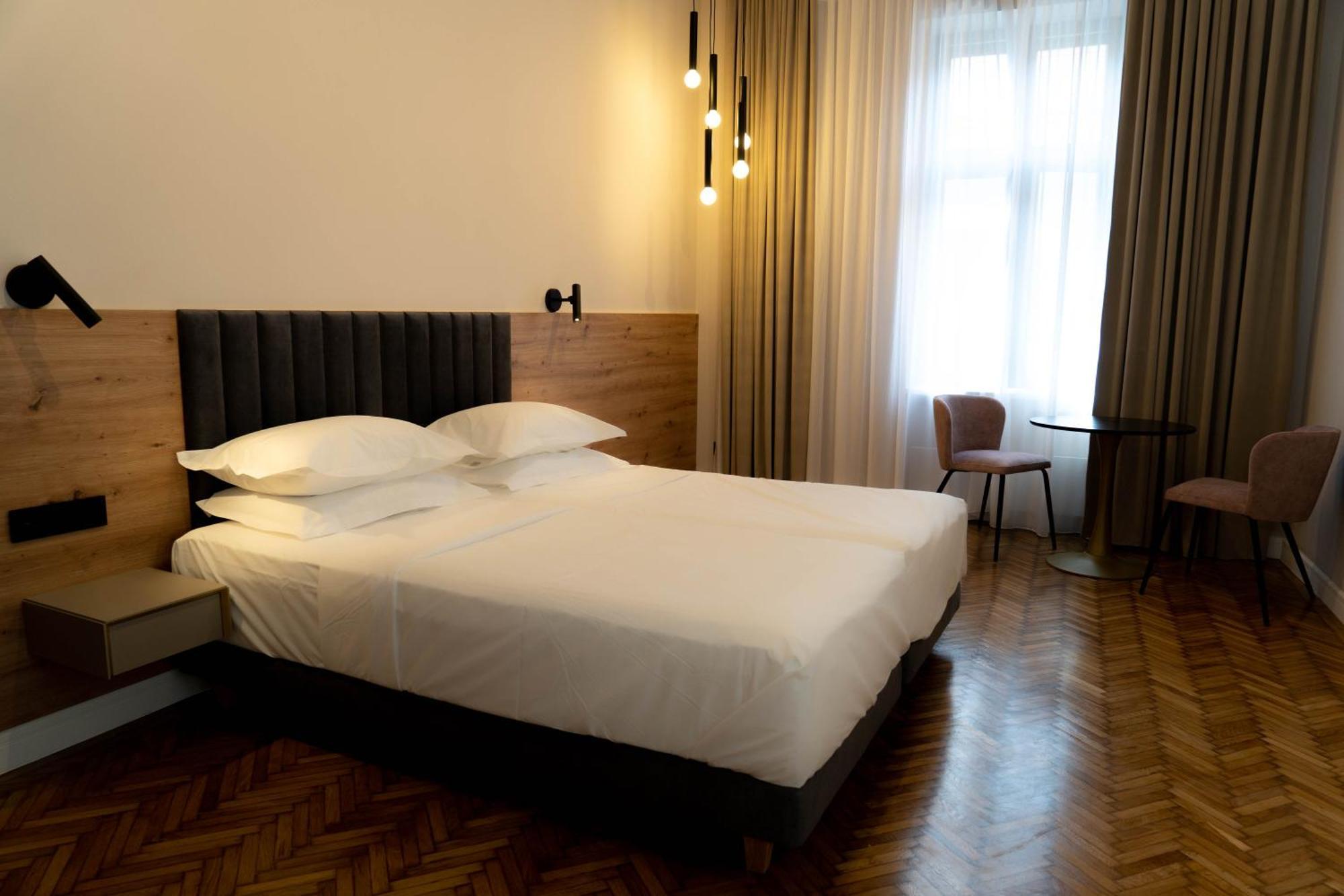 Bloom Downtown Suites 克卢日-纳波卡 外观 照片