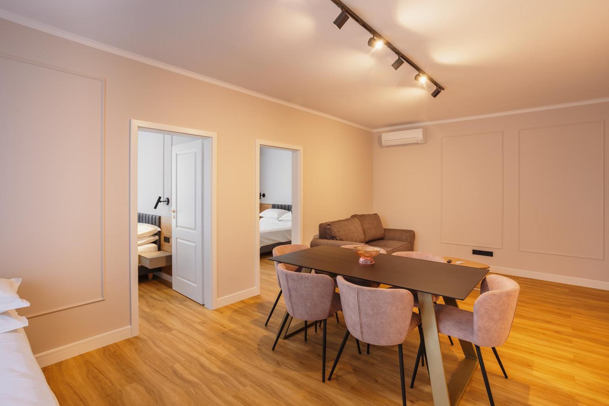 Bloom Downtown Suites 克卢日-纳波卡 外观 照片
