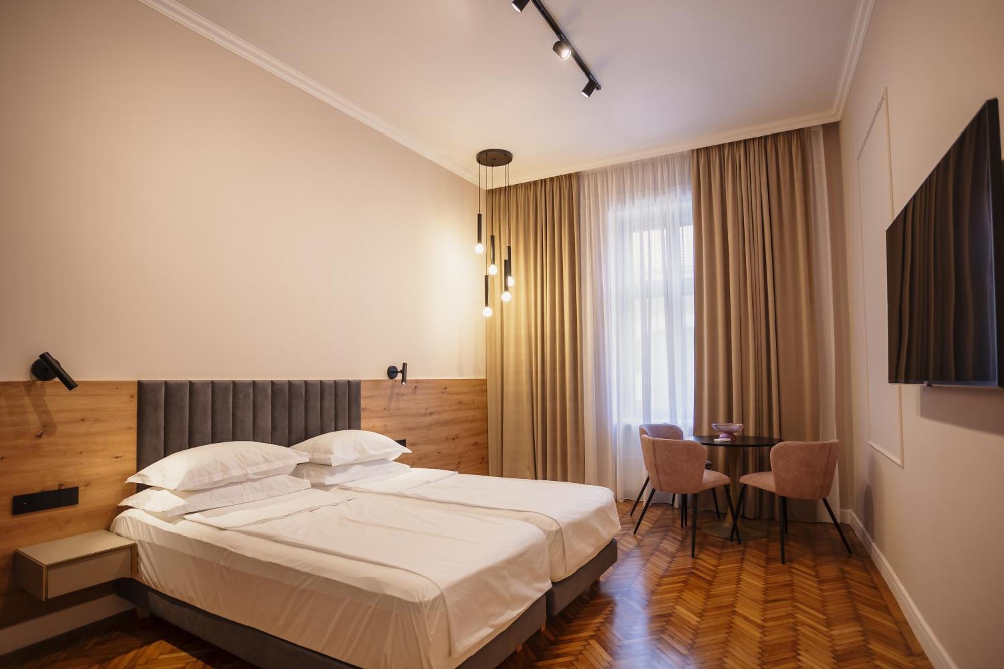Bloom Downtown Suites 克卢日-纳波卡 外观 照片