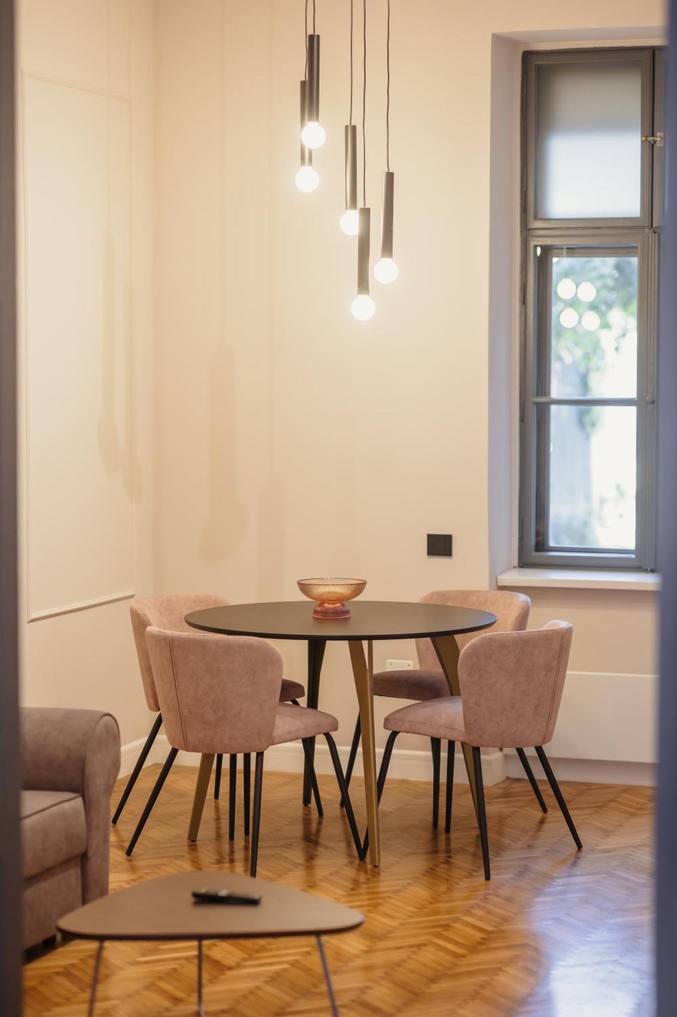Bloom Downtown Suites 克卢日-纳波卡 外观 照片