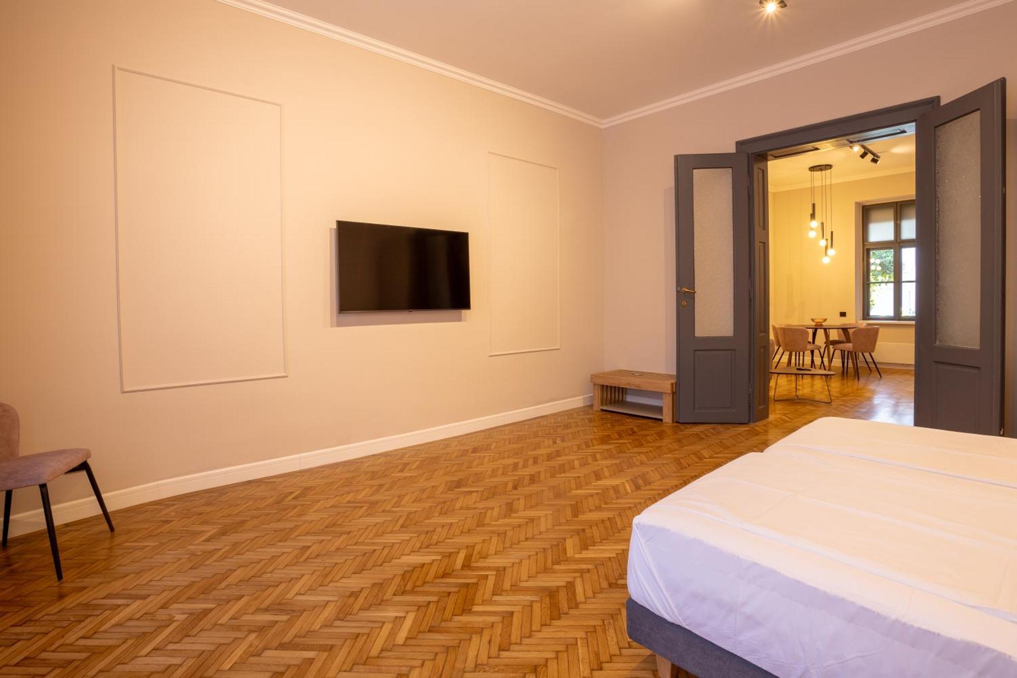 Bloom Downtown Suites 克卢日-纳波卡 外观 照片