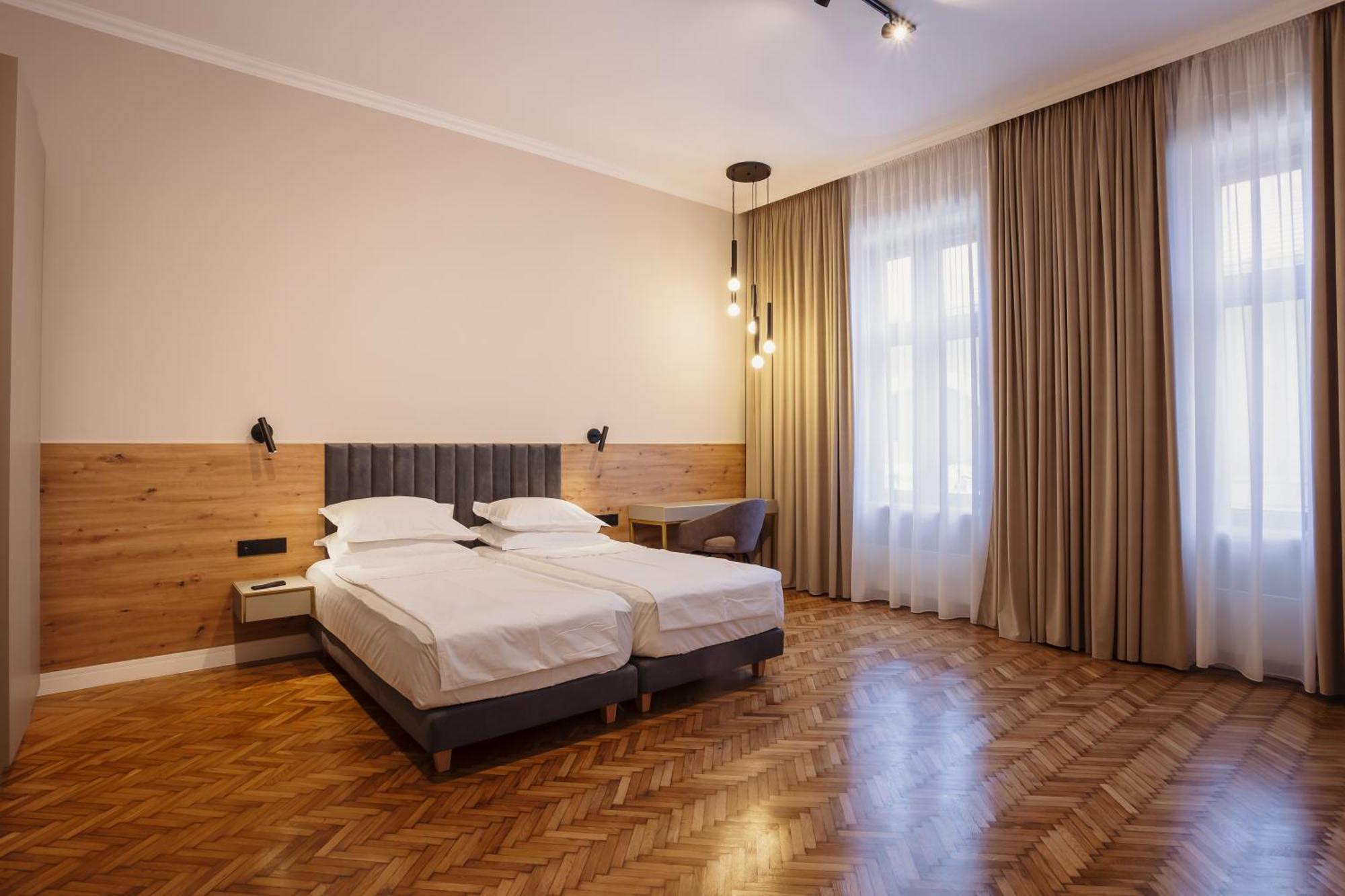 Bloom Downtown Suites 克卢日-纳波卡 外观 照片